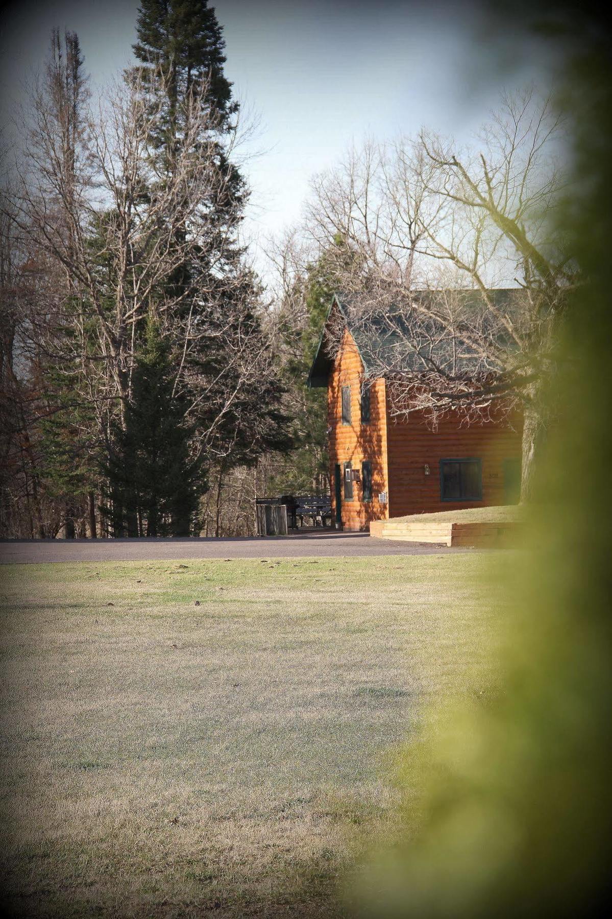 Mcquoid'S Inn And Event Center Isle Zewnętrze zdjęcie