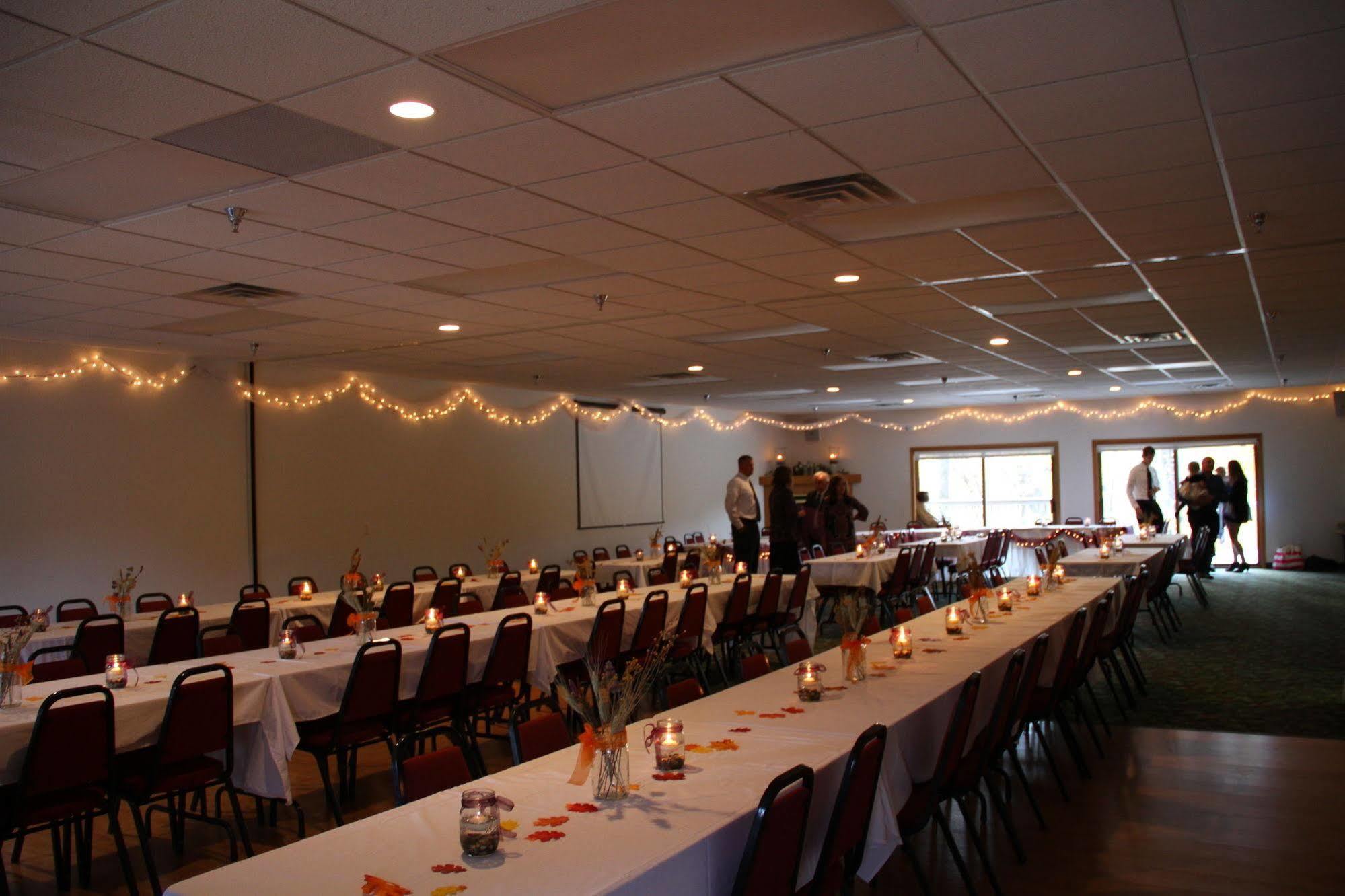 Mcquoid'S Inn And Event Center Isle Zewnętrze zdjęcie